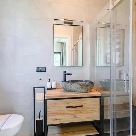 Nice Home In Lubiatowo With Wifi And 2 Bedrooms Feriehus *